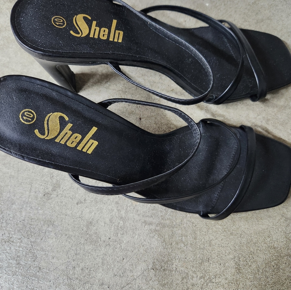 Sandals - Picture 2 of 3